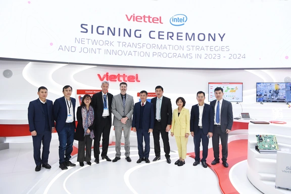 Viettel và Intel ký Biên bản ghi nhớ hợp tác phát triển công nghệ hạ tầng số tại Hội nghị Di động Thế giới MWC 2023
