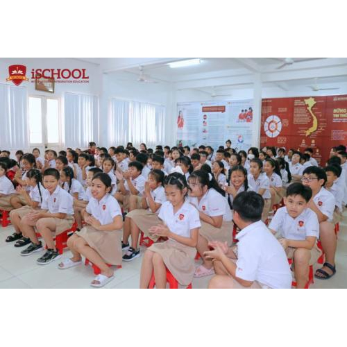 iSchool Rạch Giá tổ chức thành công Lễ kết nạp Đội viên mới