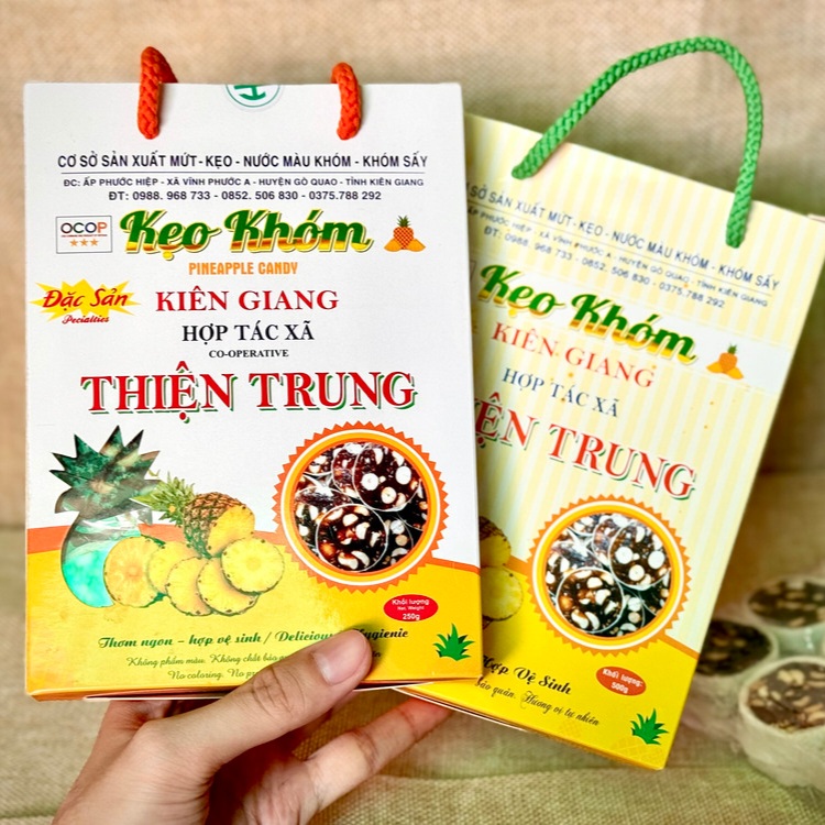 Ăn chơi cùng người thân, bạn bè