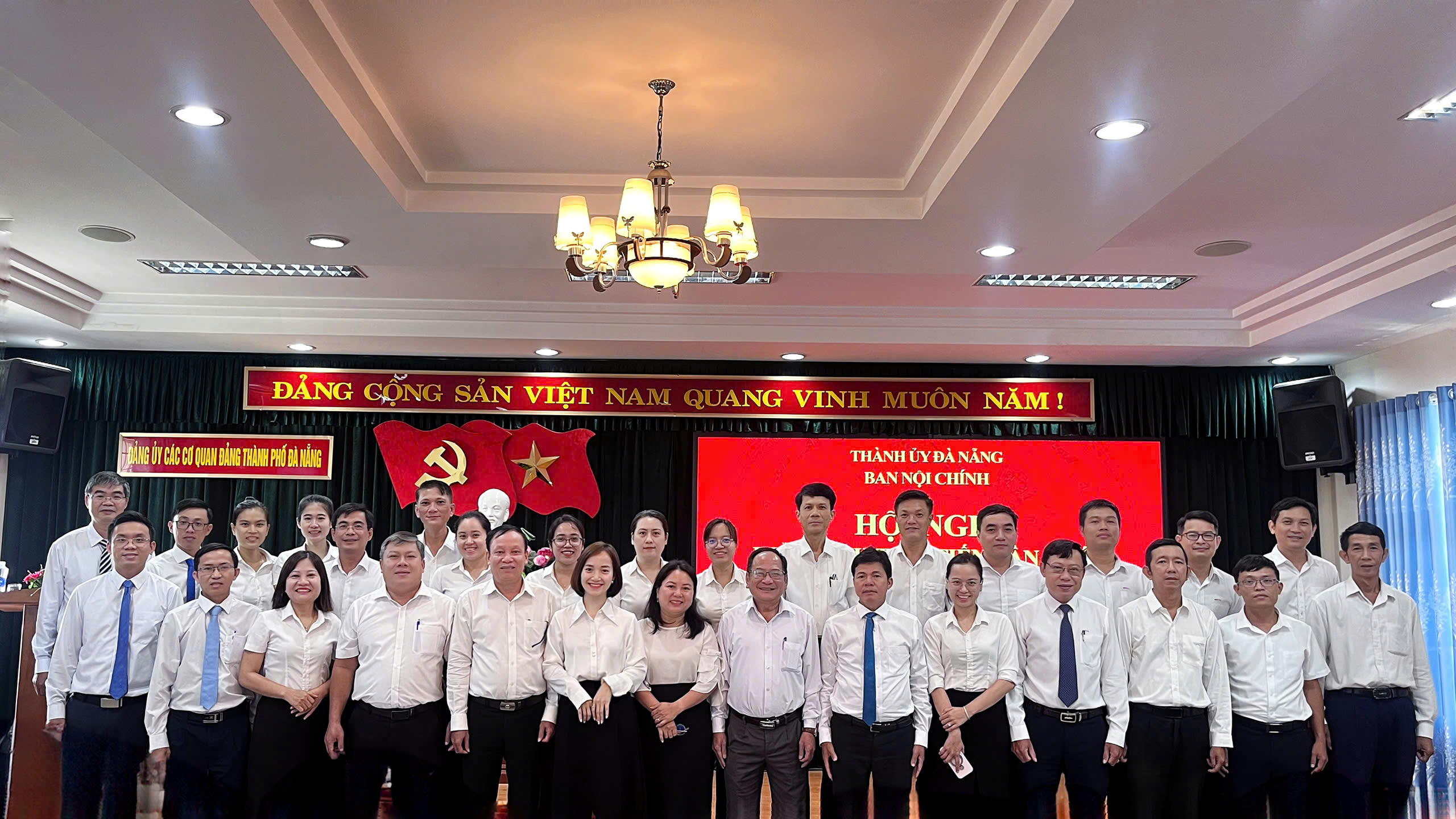 Tổ chức bộ máy