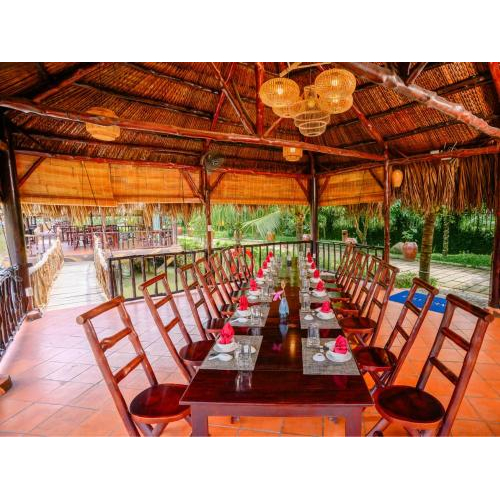 Nhà hàng sinh thái ẩm thực