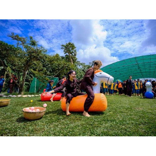 Khu trò chơi trên cạn